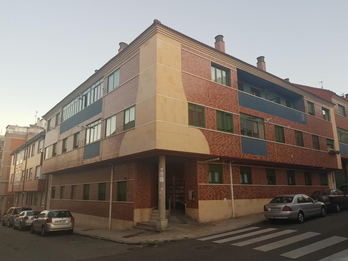 Www Goyahospitales Es Apartment Leon Luaran gambar
